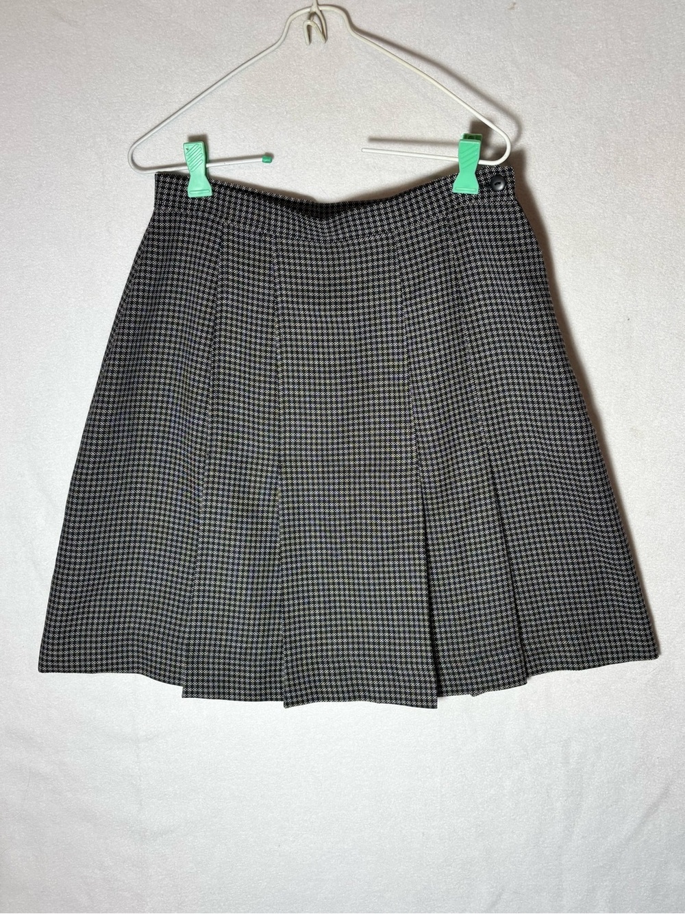 Worthington Women’s 10P Petite Black White Houndstooth Pleated Skirt
